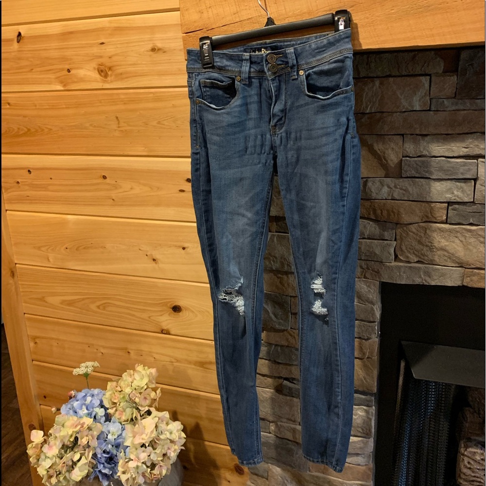 Jeans - Picture 2 of 4